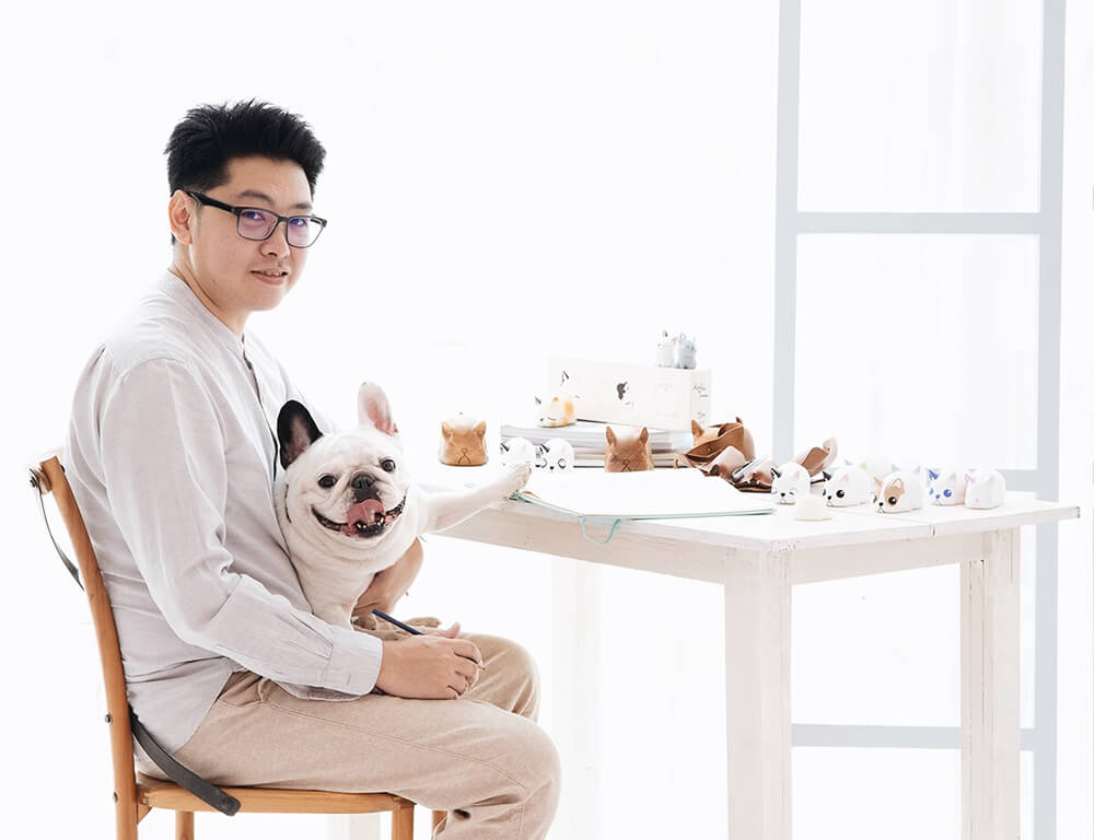 Paulus Hyu, Designer Toys Yang Sukses Ciptakan  Desain Karakter Mainannya Sendiri